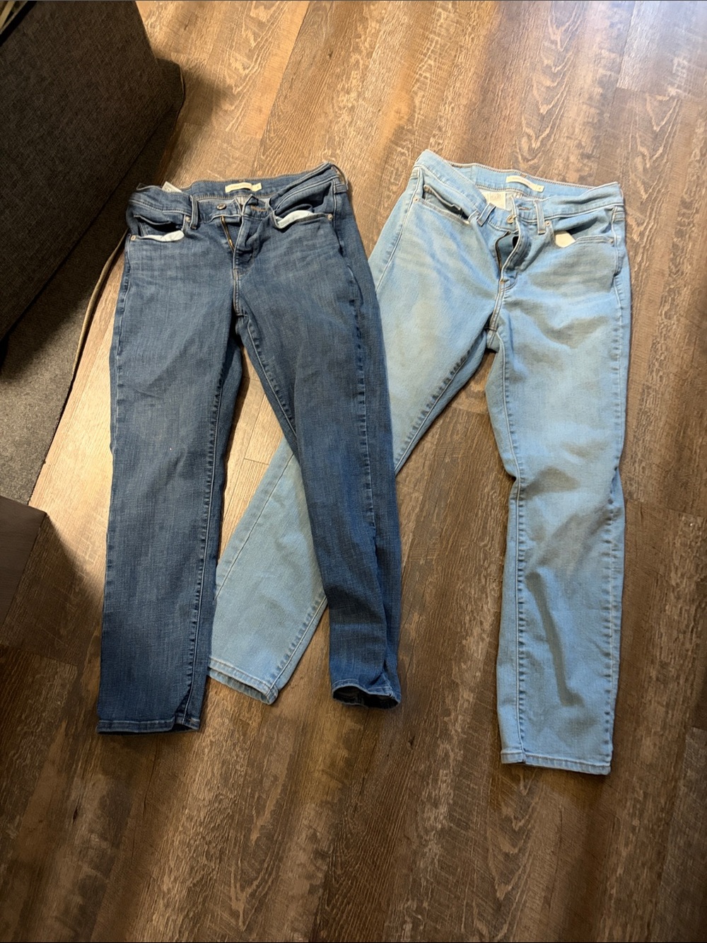 Levi's Women's Straight Leg Jeans - Dark Blue & Light Blue Wash (Two Pack)